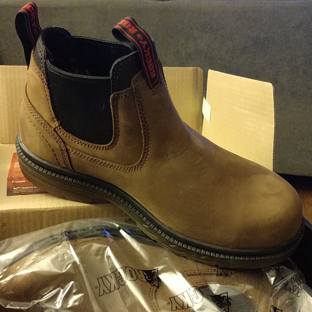 Steel toe boots